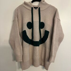 Venelle smile hooded sweater